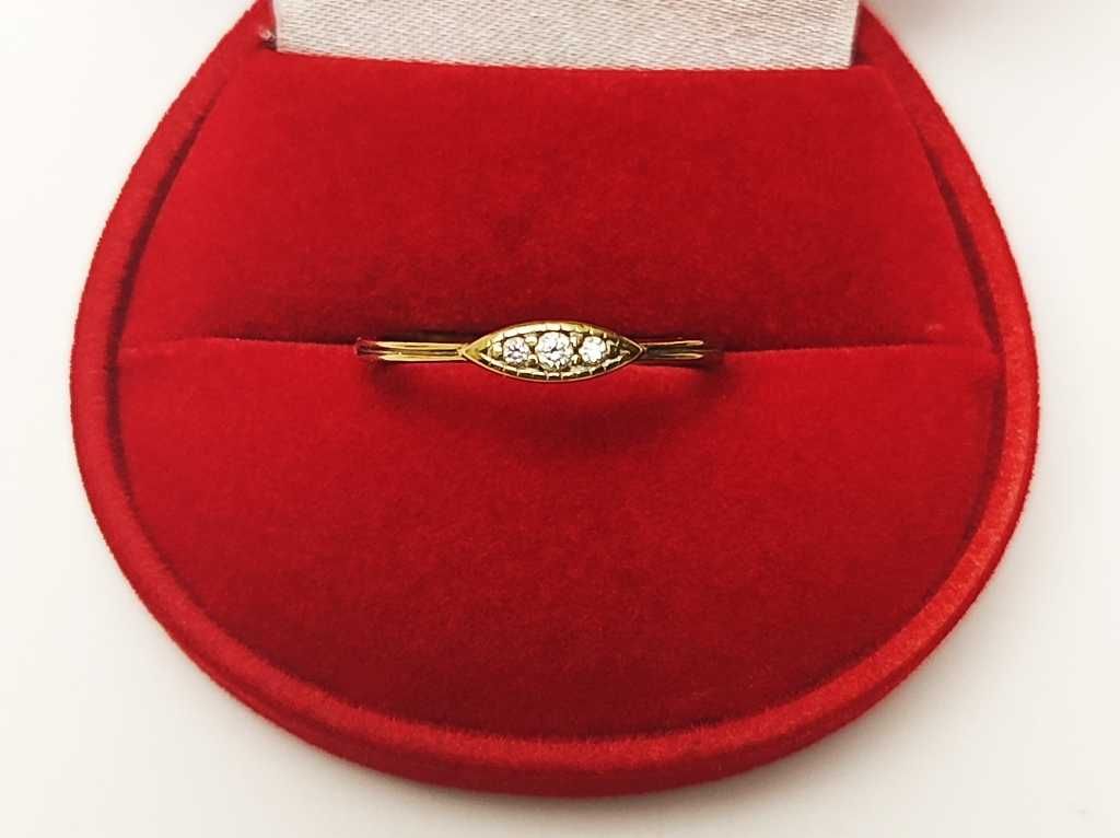 Klasyczny pierścionek 333 1.06g