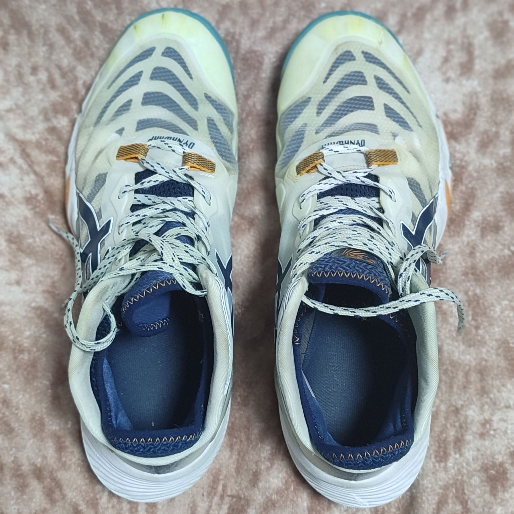 Кроссовки Asics metarise