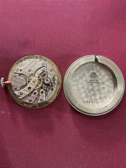 Relogio IWC modelo invulgar.