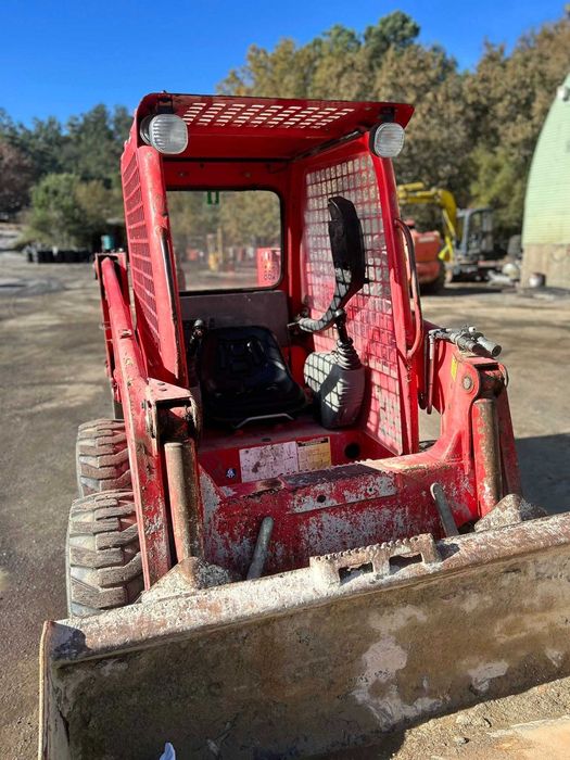 Mini Pá Carregadora Komatsu SK714