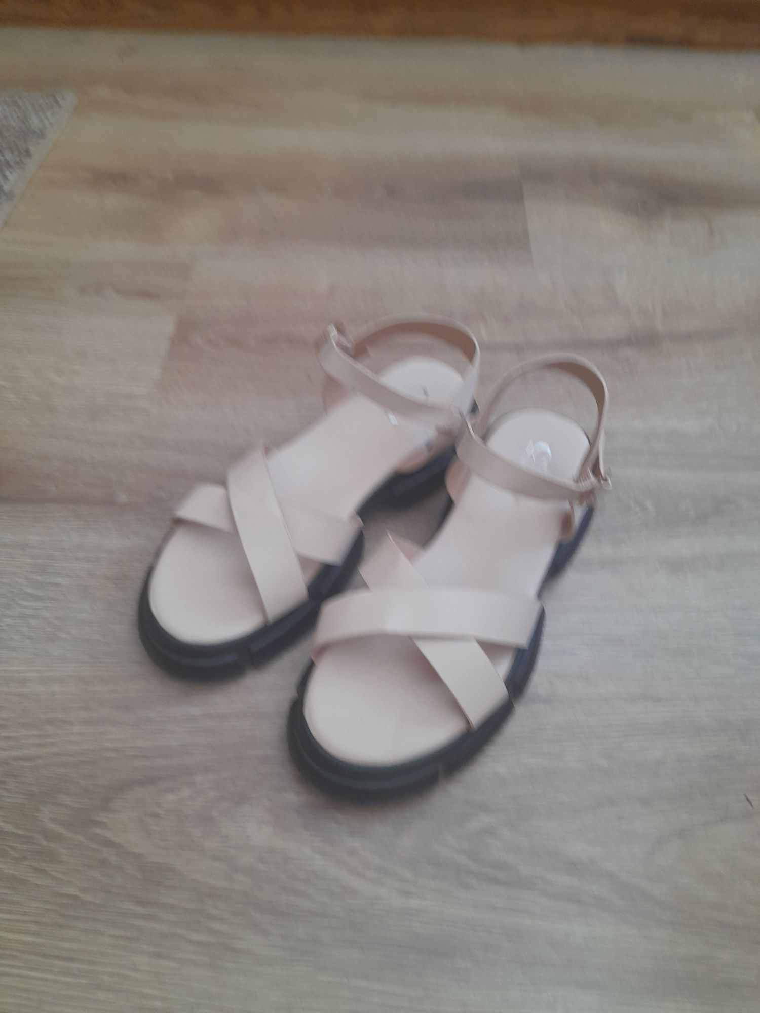 C'M Paris buty damskie sandałki rozmiar 39
