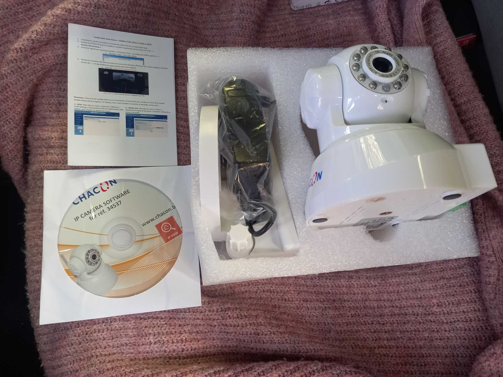 Câmera IP rotativa interior sem fios plug&play NOVA
