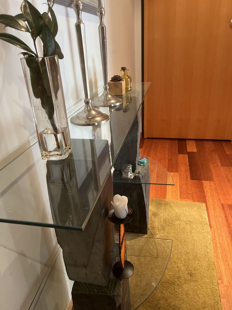 Mesa  vidro com 4 coluna de ardósia