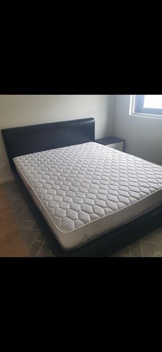 Cama usada em bom estado