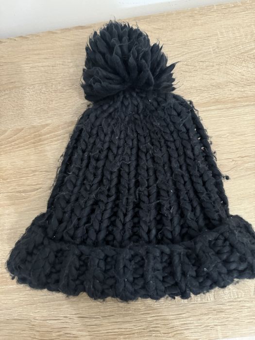 Granatowa czapka zimowa