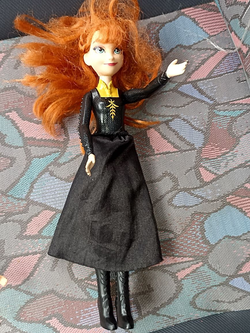 Lalka Kraina Lodu Anna magiczna świecąca sukienka Hasbro 2020

Tylko p