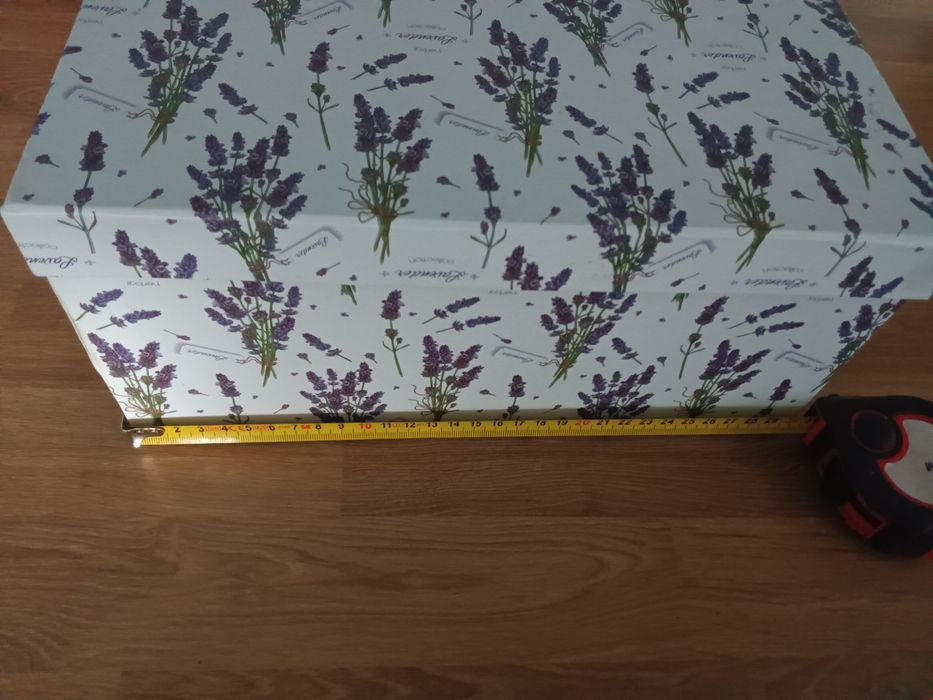 Pudełko na prezent białe z motywem lawendy