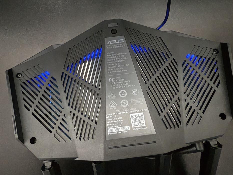 Бездротовий маршрутизатор (роутер) ASUS RT-AX82U