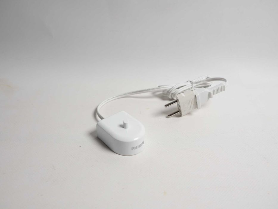 Зарядний пристрій і чохол для зубної щітки Philips Sonicare