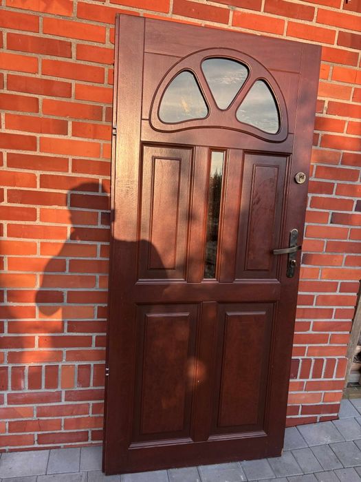 Masywne Drzwi drewniane wejściowe zewnętrzne prawe