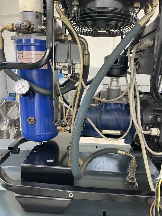 Compressor parafuso 7,5hp lapadana 200l