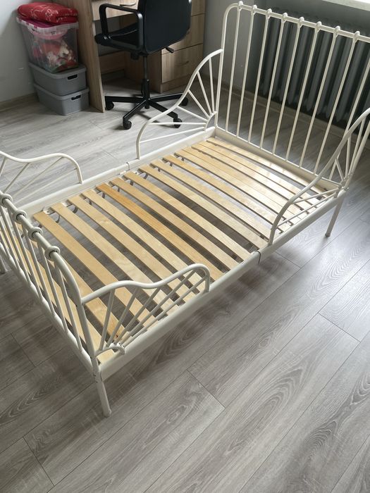 Łóżko Ikea Minnen białe rosnące z dzieckiem