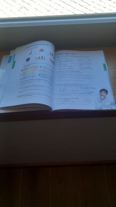Caderno de atividades de Inglês 10 ano