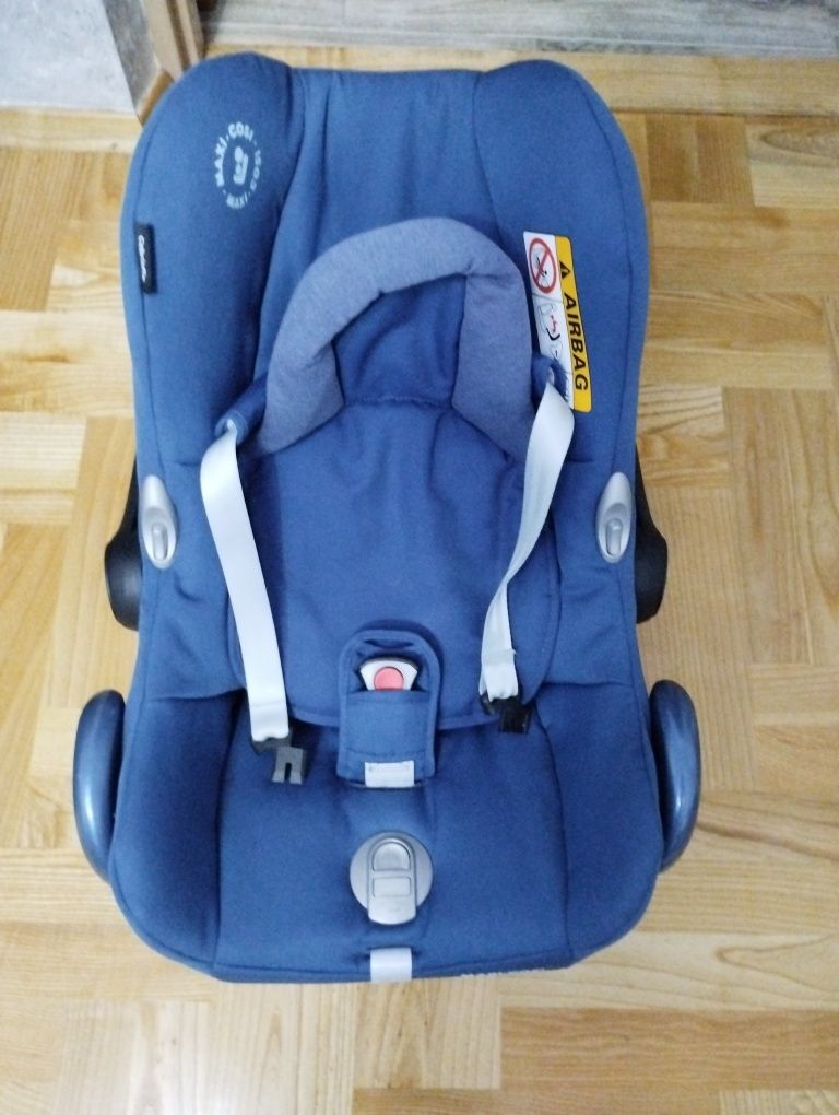 Fotelik samochodowy, Nosidełko Maxi Cosi CabrioFix + Baza Isofix