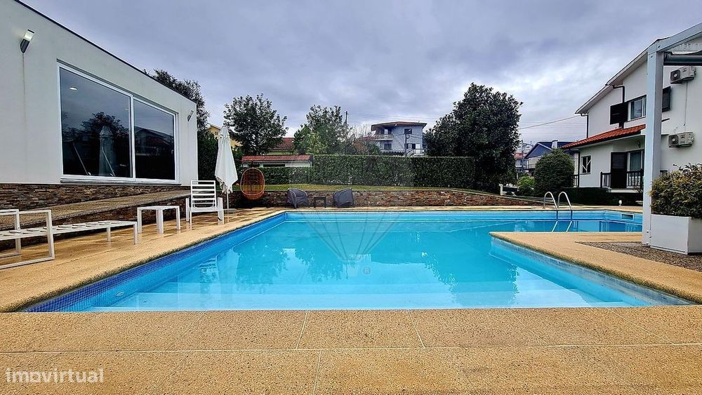 Moradia T4 para venda