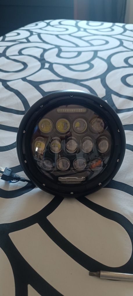 Vendo farol de led mota