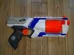 Pistolet NERF Strongarm +20 strzałek