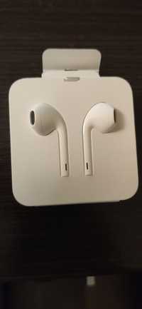 Apple EarPods with Lightning Connector MMTN2