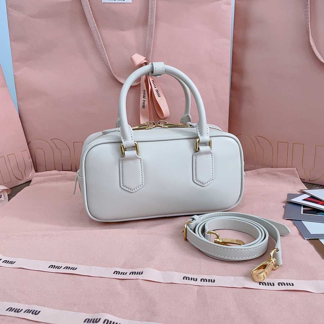 MiuMiu Biała Torebka 2025 - Luksusowy i Elegantny Design