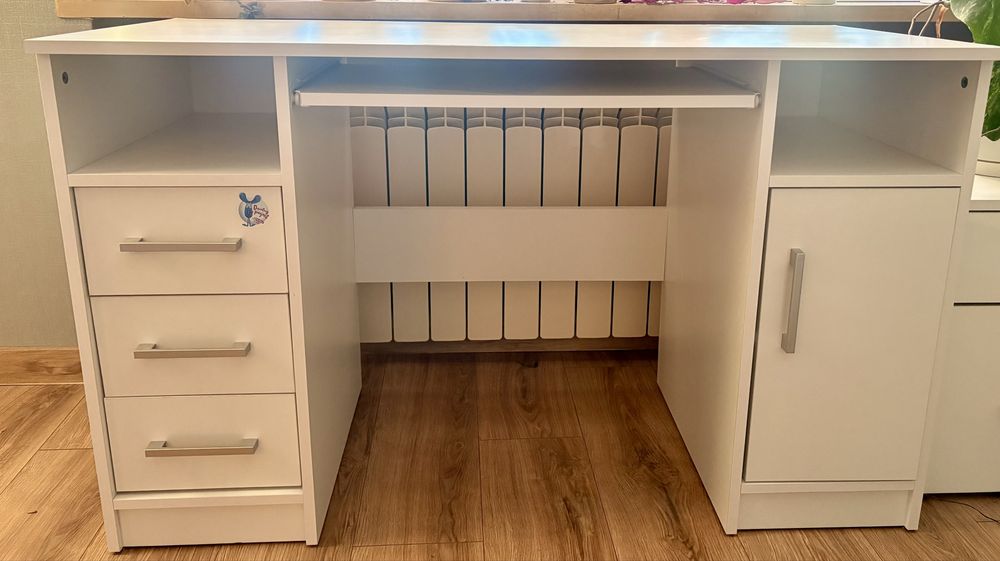 Białe biurko - Odbiór osobisty