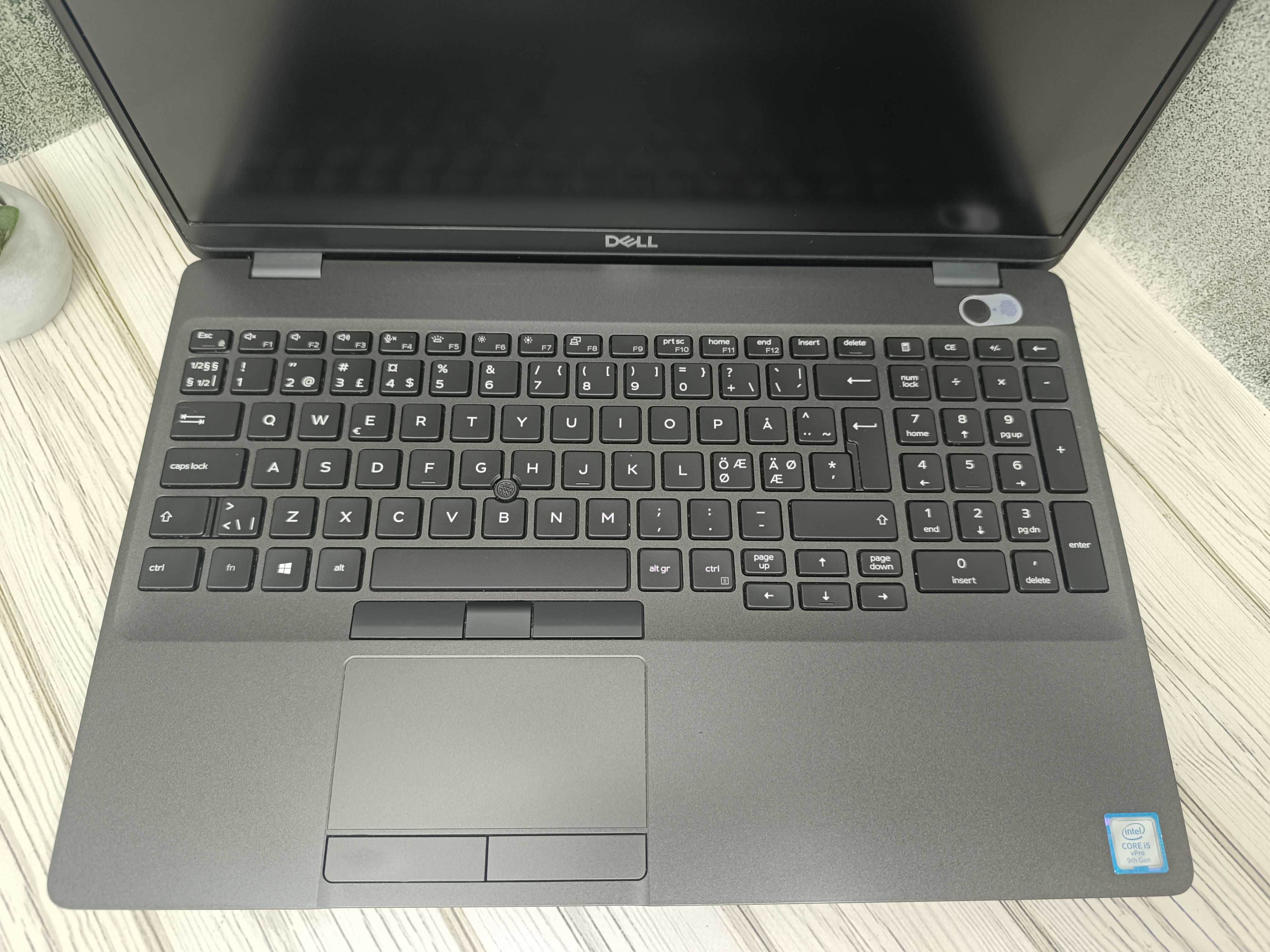 Dell Latitude 5501 15.6" FHD|i5-9400H|8 ГБ|SSD 256GB|NVIDIA MX150 2GB