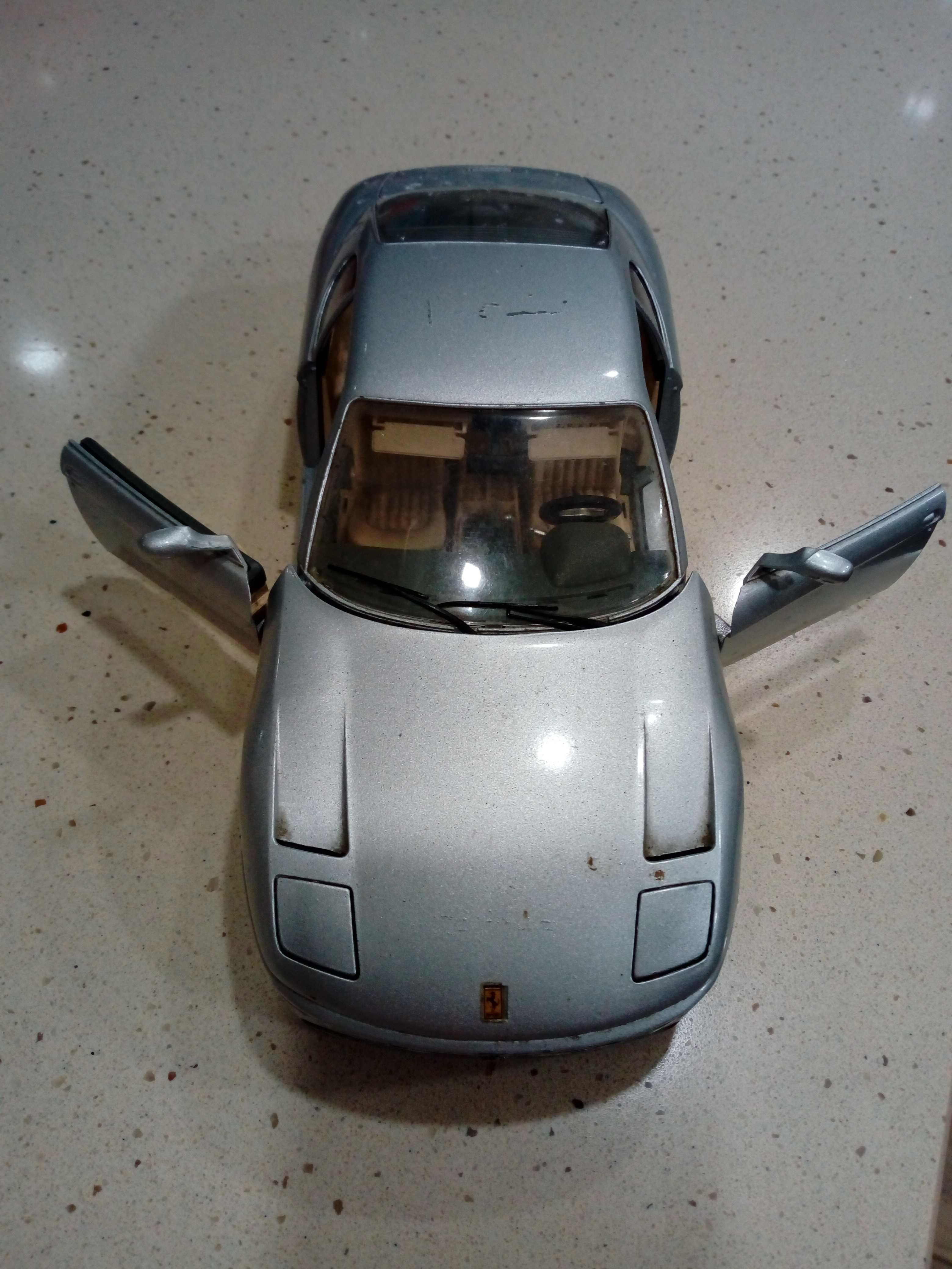 Miniatura de carro Ferrari