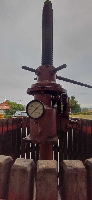 Prensa com macaco hidraulico de 600 bar