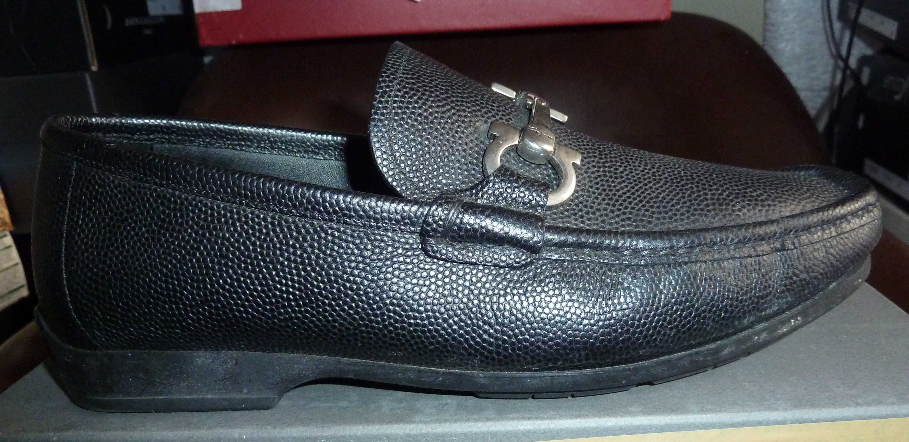 Sapatos novos italianos Salvatore Ferragamo 40 - SALDO