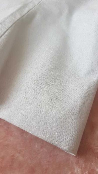 Piękny jasno szary top ze srebrzystą nitką 40