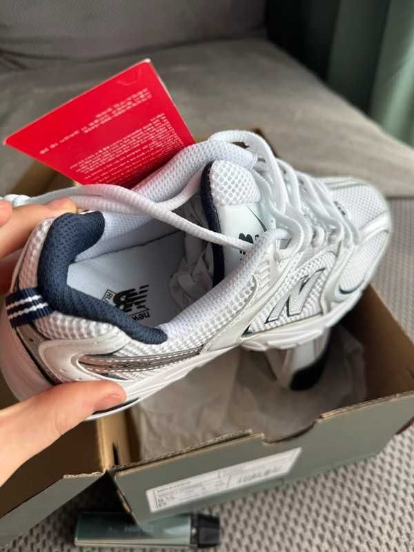 Srebrny*Upominek Damskie New Balance530 UnisexTrampki roz. 41