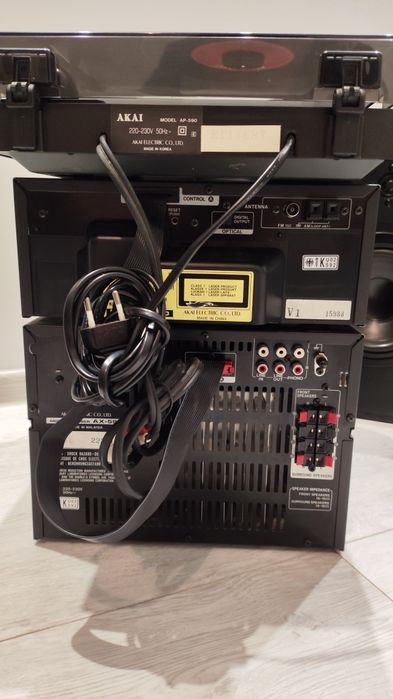 Wieża Akai AX-590 pilot i gramofon