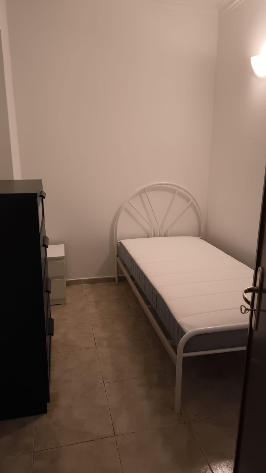 Arrendo quarto Póvoa a senhora