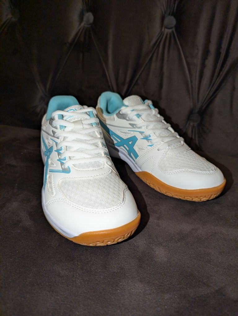 Волейбольні кросівки . ASICS. Нові . 40- 45  розмір .