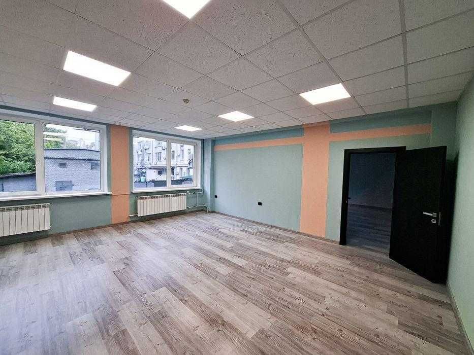 Окремий вхід. 317м. Open Space Лесі Українки 34.м.Звіренецька.БЕЗ%