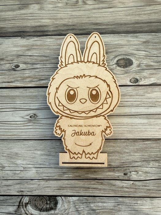 Kalendarz adwentowy Labubu dewniany - tablica