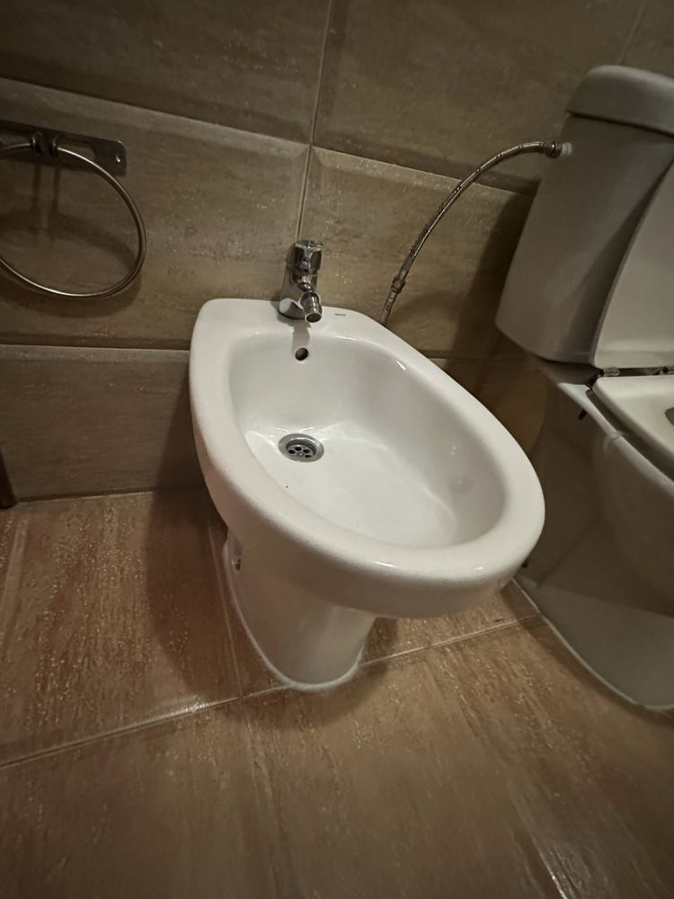 Sanita e bide casa banho