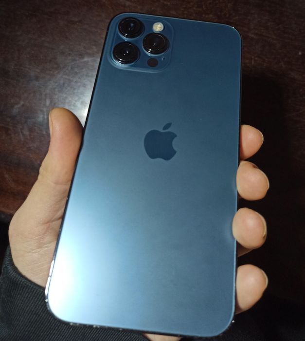 Айфон 12 про макс, на запчастини.