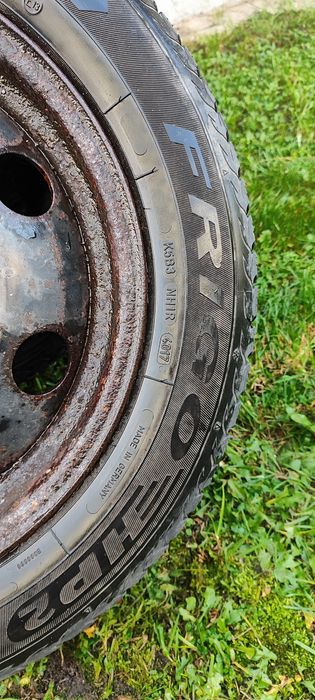 Opony  215/55r16
