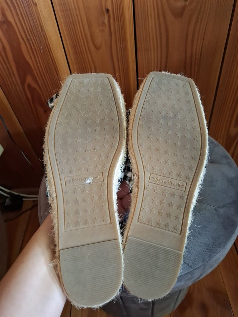 Klapki Stradivarius 39