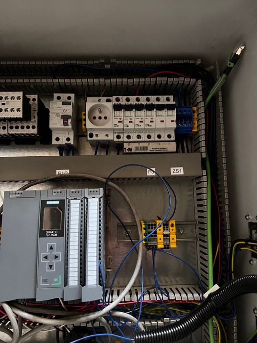 Szafa sterownicza ze sterownikiem Siemens S7 1500