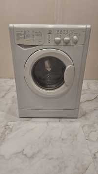 Indesit WIUL83 на 3,5 кг пральна машина