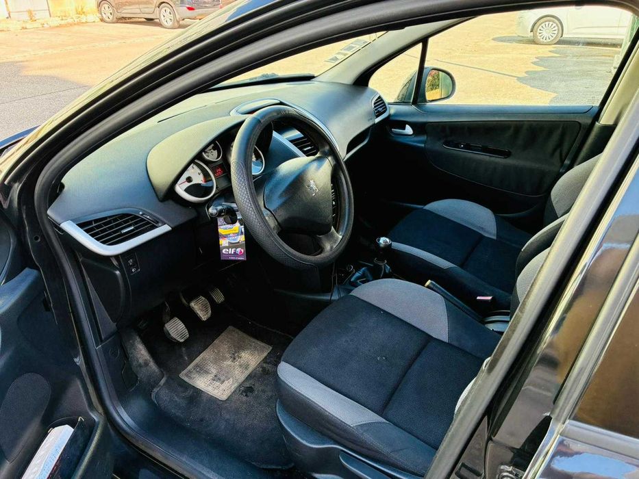 Veículo extremamente conservado