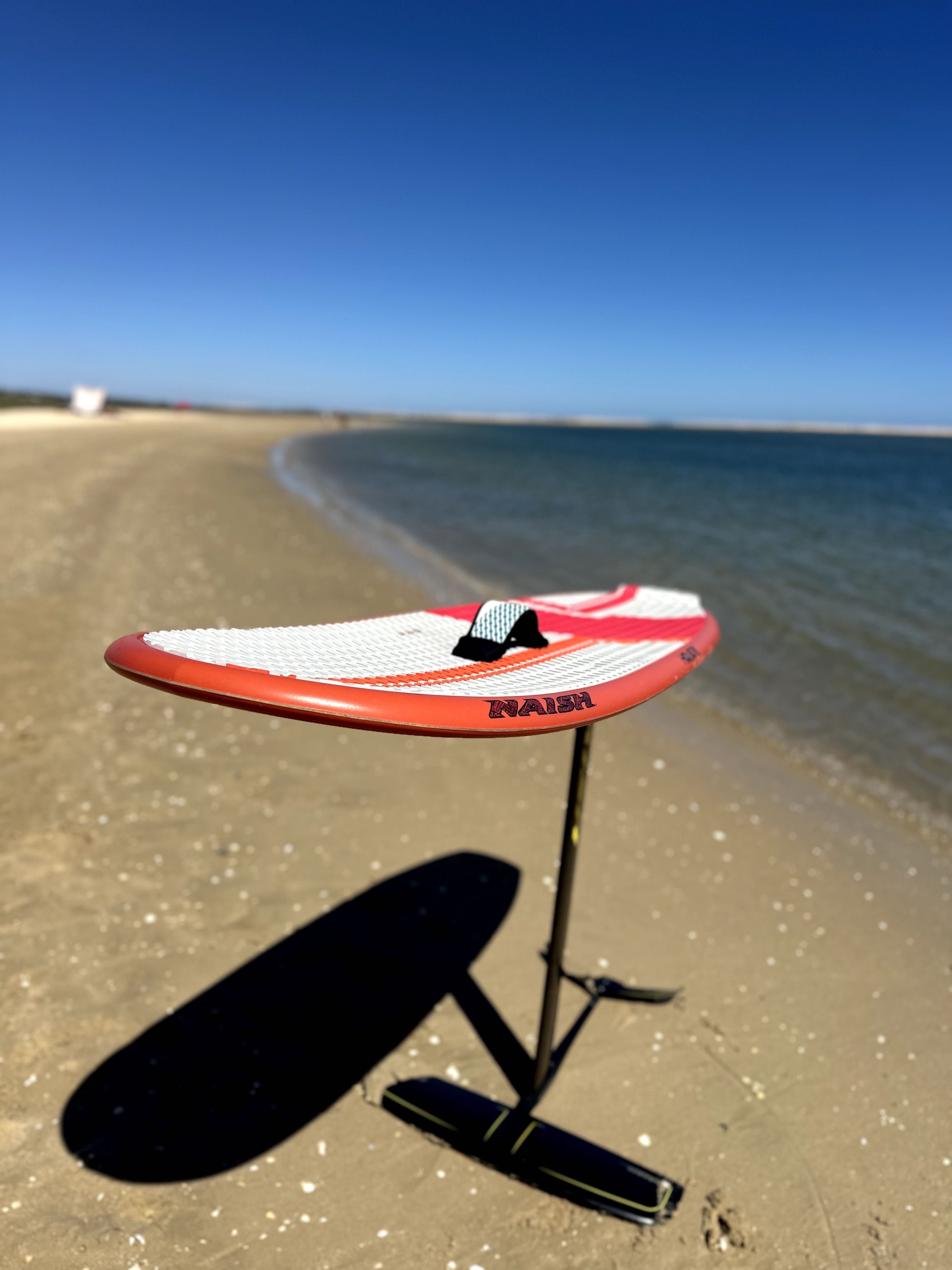 Naish foilboard/ directional + 95 cm carbon must + 1000 carbon wing!