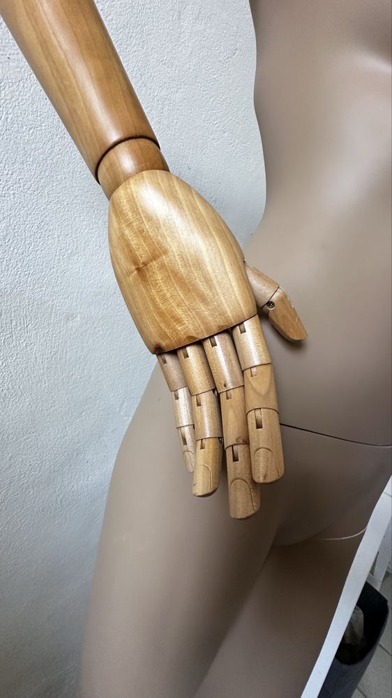 Manequin com braços flexiveis