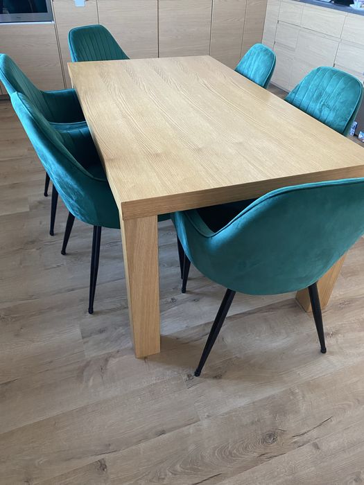 Stoł w kolorze dębowym solidny grube nogi i blat 160x90