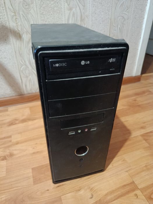 Системний блок комп'ютер