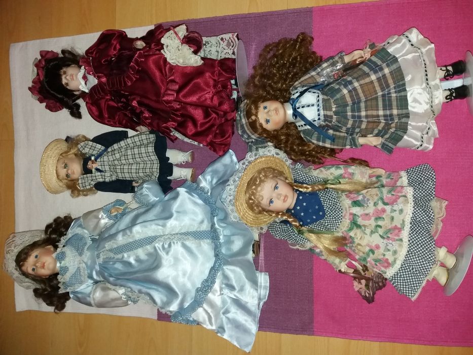 Boneca em porcelana antiga - como NOVA