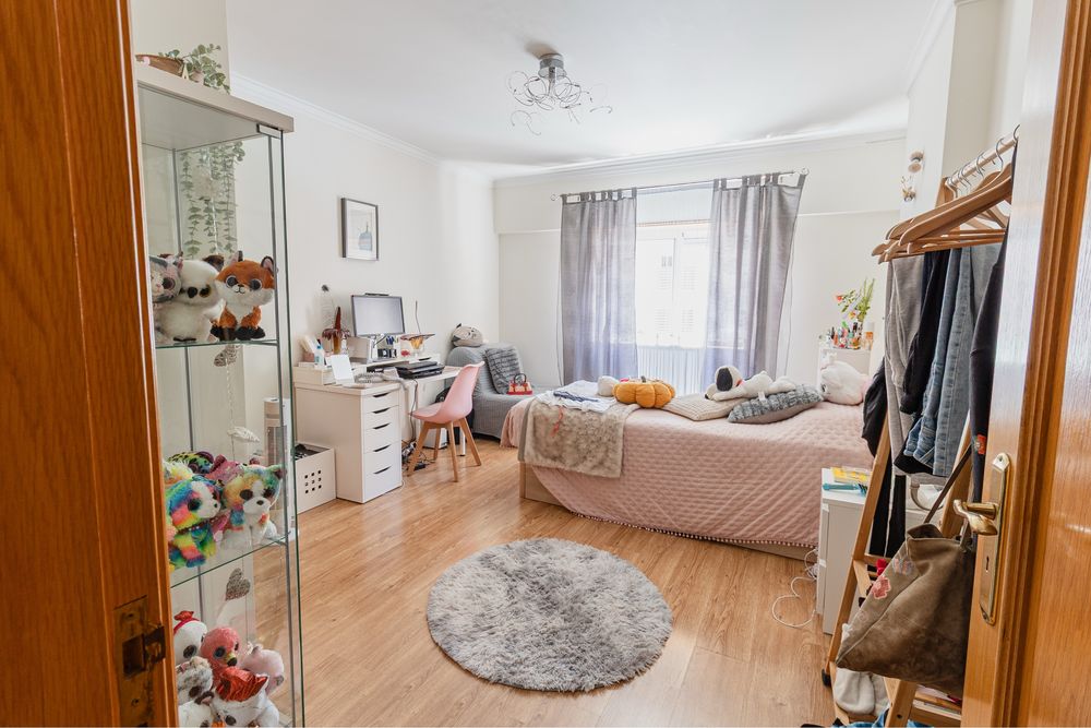 Apartamento T3 usado c/parqueamento e arrecadação