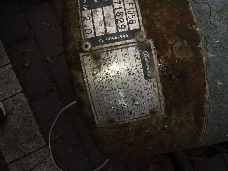 Sprężarka powietrza dwutlokowa 230V