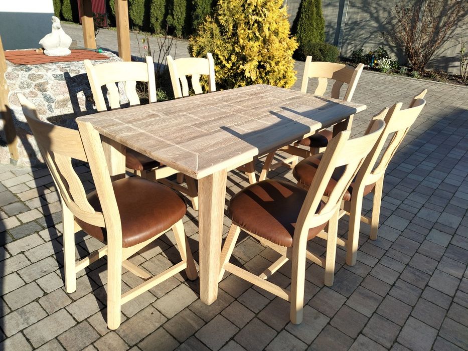 Stół dębowy i sześć krzeseł